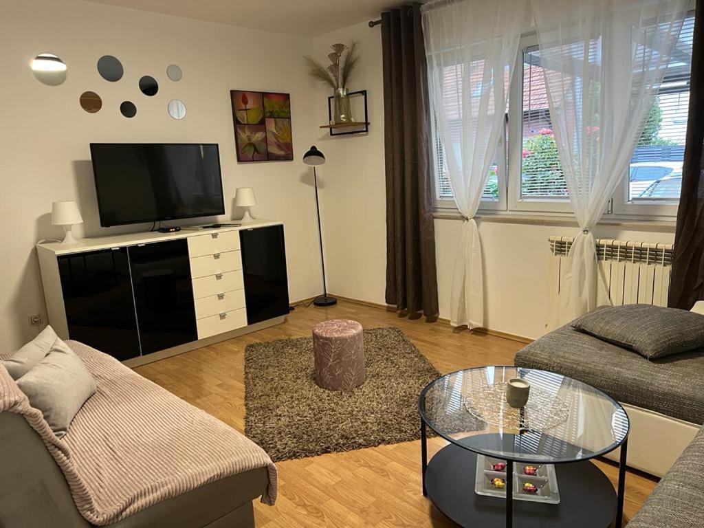 Apartman Lara Zagreb Buitenkant foto